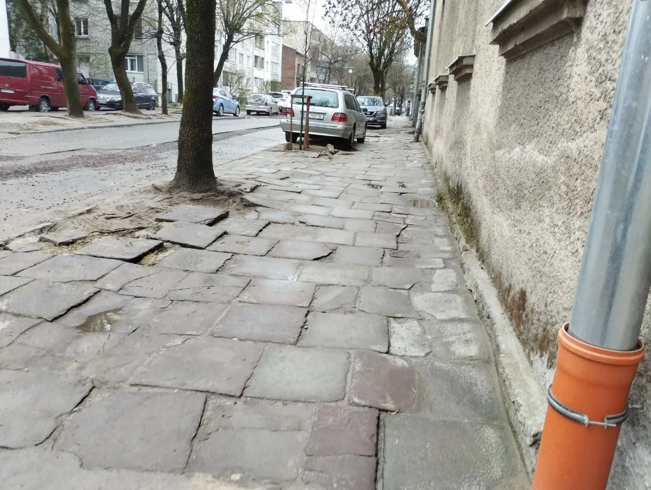 Тротуар на вул. Руфа