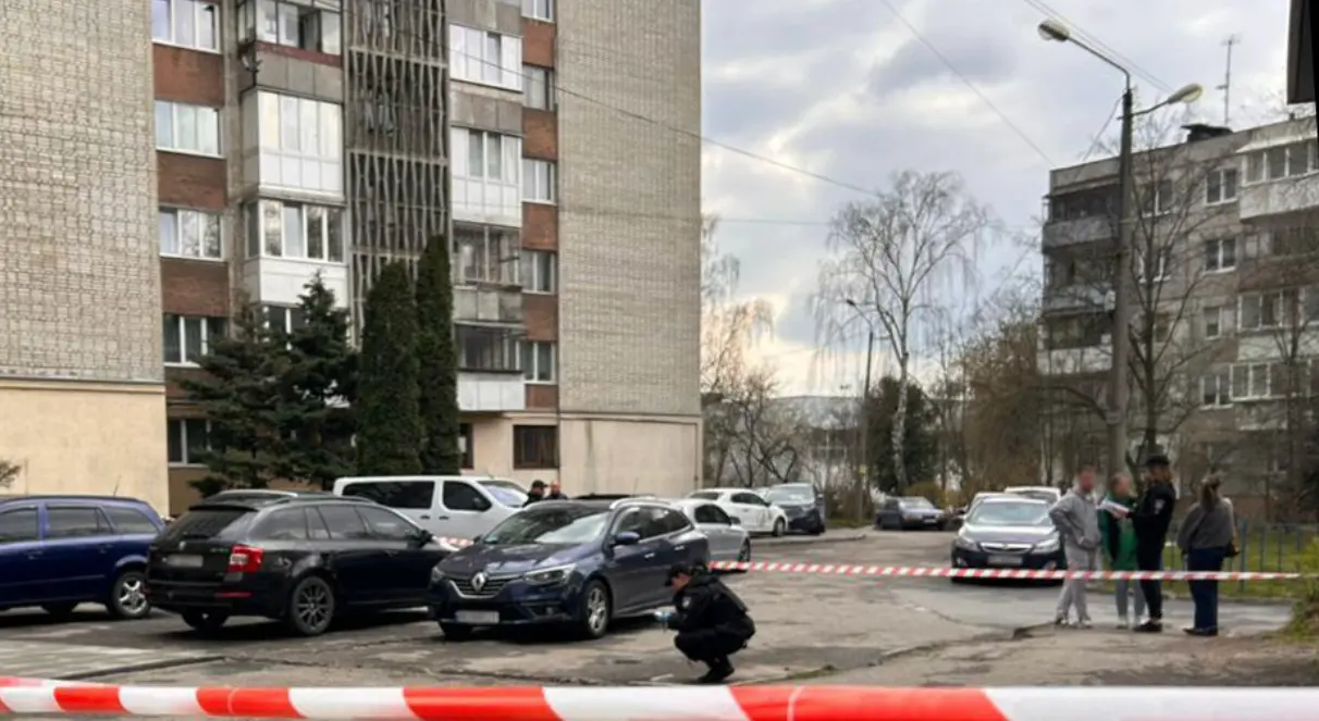 Місце злочину на вул. Патона, де загинув військовий ТЦК / Фото Національної поліції