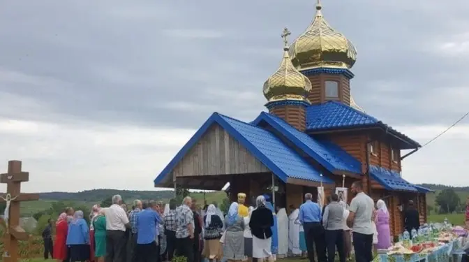 Мешканці села на Львівщині вимагають звільнити вчителів, які відвідують храм МП