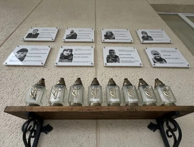 Понад тридцять меморіальних таблиць захисникам встановлять у Львові
