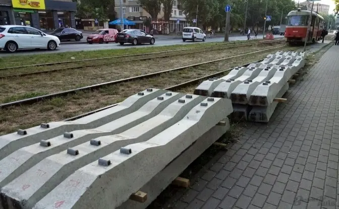 На ремонті трамвайних колій на Кирилівській та реставрації мосту Метро розікрали 2,5 млн — Поліція