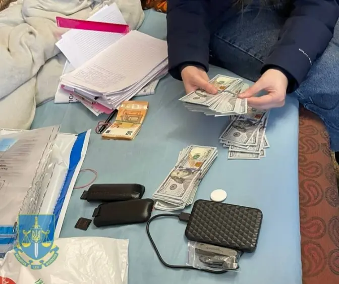 У Львові викрили злочинну організацію, що обкрадала людей під виглядом банківських установ