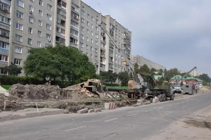 У Шевченківському районі Львова міняють магістральну тепломережу