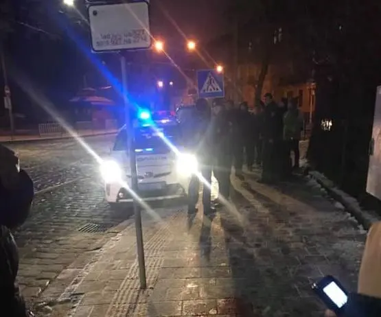 Львів’янин самотужки затримав злочинця, який накинувся на дівчину з ножем