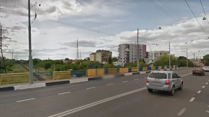 На Кульпарківській обмежать в’їзд вантажівок на міст