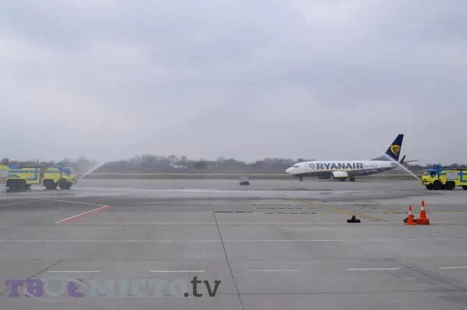 Лоукостер Ryanair анонсує продаж квитків зі Львова. Де придбати