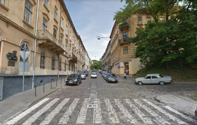 У Львові на тиждень перекрили частину вулиці Лисенка. Схема об’їзду