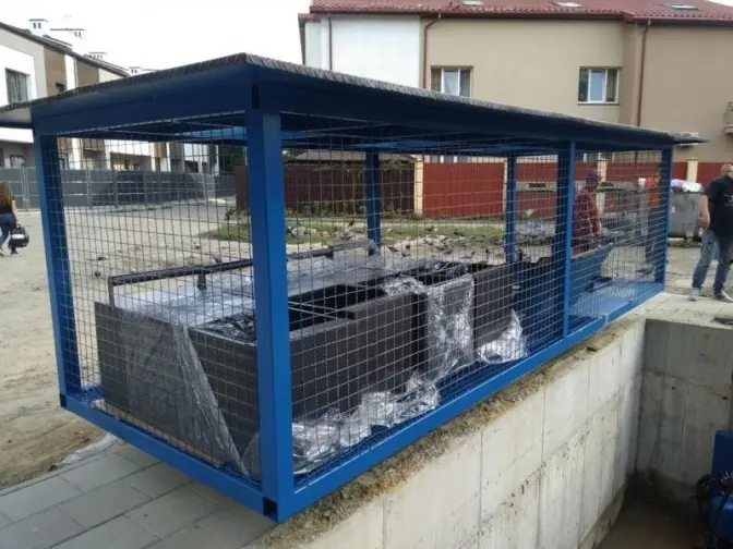 У Львові на Ранковій завершують облаштування закритого контейнерного майданчика. Фото