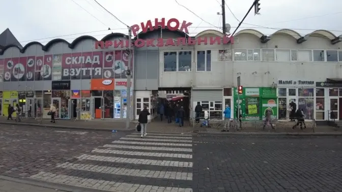 Біля Привокзального ринку нетверезий чоловік влаштував стрілянину