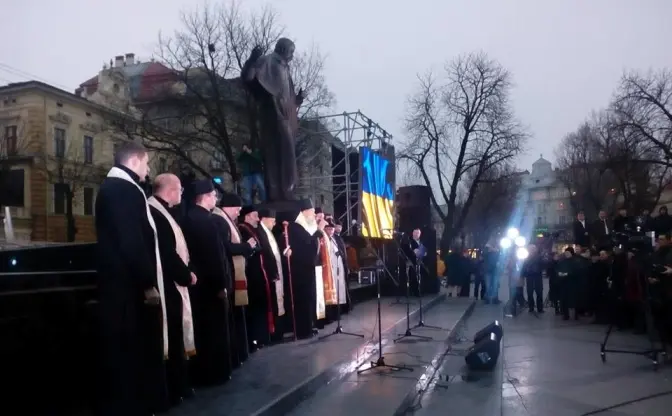 Фото дня: Львів'яни зібрались на «Молитовний Майдан»