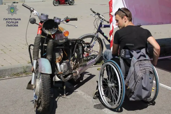 На MotoSafe 2017 у Львові зібралося майже сто водіїв. Фото