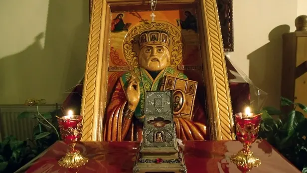 У храмі в центрі Львова виставлять мощі святого Миколая