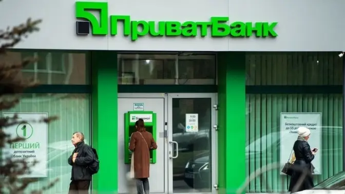 ПриватБанк відновить прийом доларів та євро в терміналах