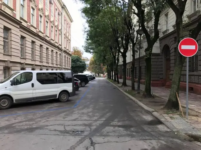 Через нову парковку змінили організацію руху в центрі Львова. Схема