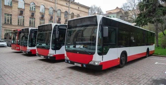 Київ отримав від німецьких партнерів ще чотири автобуси