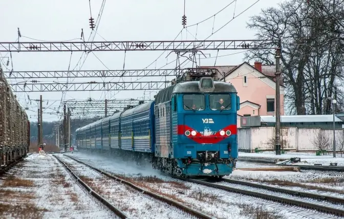 «Укрзалізниця» поповнила поїзди на Львівщину додатковими вагонами