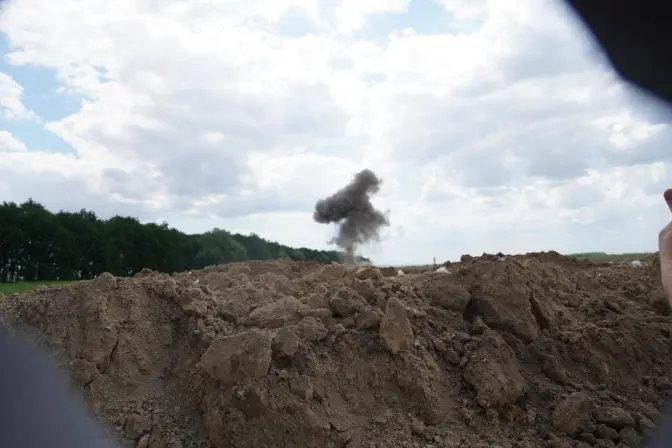 У Київській області триває розмінування: сапери ДСНС проводять вибухові роботи у двох районах