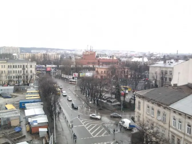 На площі 700-річчя Львова облаштують пішохідні переходи