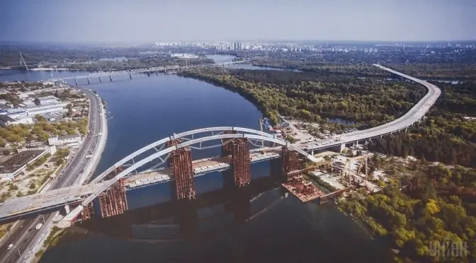 Прокуратура передала до суду справу про розтрату понад 35 млн грн на будівництві Подільського мосту