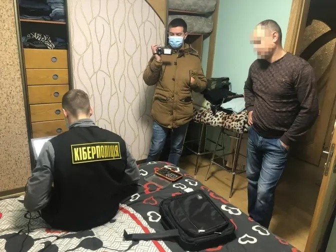 На Львівщині впіймали шахрая. Обманював торгуючи в інтернеті