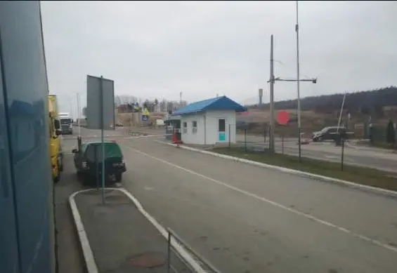 На Львівщині мітингувальники розблокували пункти пропуску на кордоні. Доповнено