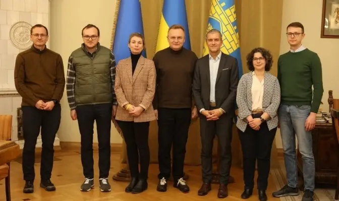Представники Франції підтвердили надання Львову 5 млн євро на трамвайну колію біля центру «Незламні»