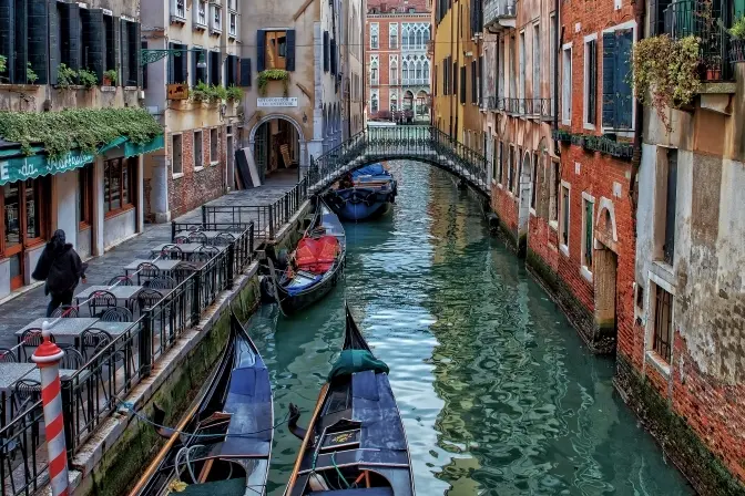 Photo by Ricardo Gomez Angel on Unsplash