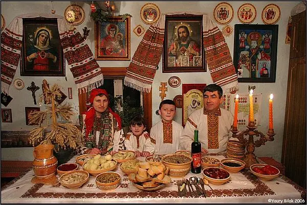 Українці самостійно мають визначити, коли їм святкувати Різдво, – священик