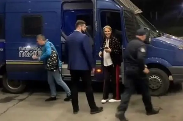 У поліції прокоментували, чому везли Катерину Осадчу до Львова з проблисковими маячками