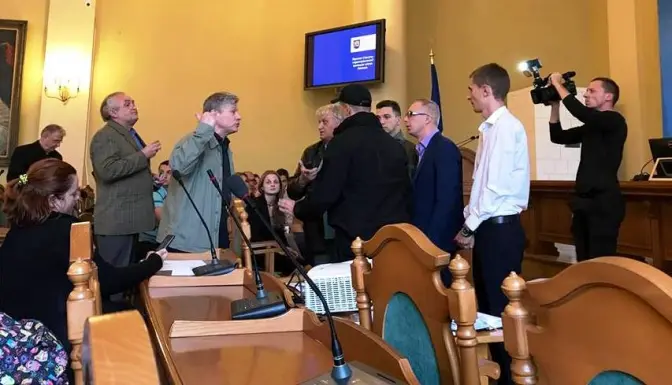 Громадські слухання щодо статуту міста знову не відбулися