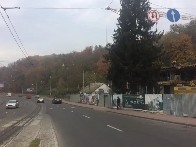 На вулиці Стуса у Львові перенесли розворот для автомобілів. Фото