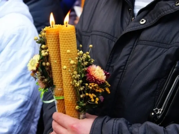 Львів’ян закликають придбати Стрітенську свічку на підтримку військових