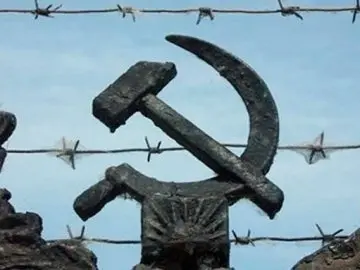 В Києві приберуть ще 47 радянських пам’ятних об’єктів й елементів оздоблення