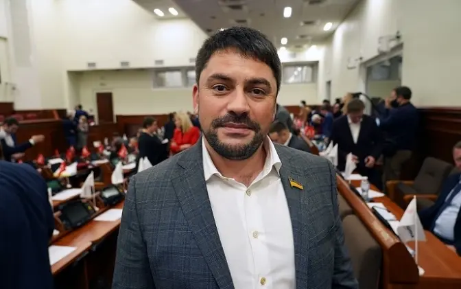 Суд заочно заарештував депутата Київради Трубіцина і стягнув його заставу у бюджет