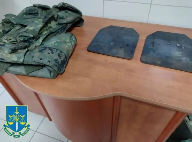 На Львівщині зловмисник продавав волонтерам непридатні пластини для бронежилетів