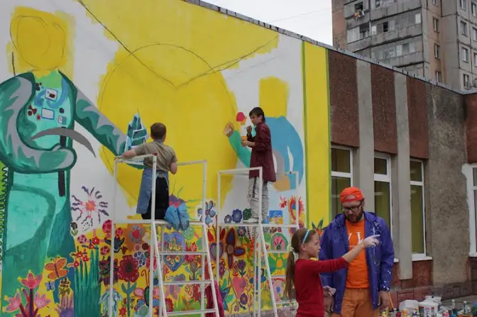 У Львові відкривають виставку на фасаді бібліотеки