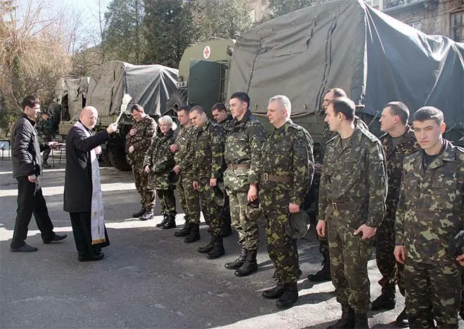 Зі Львова на Донбас вирушило ще півсотні військових