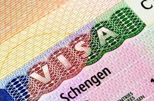 Єврокомісія офіційно запропонувала скасувати візи українцям
