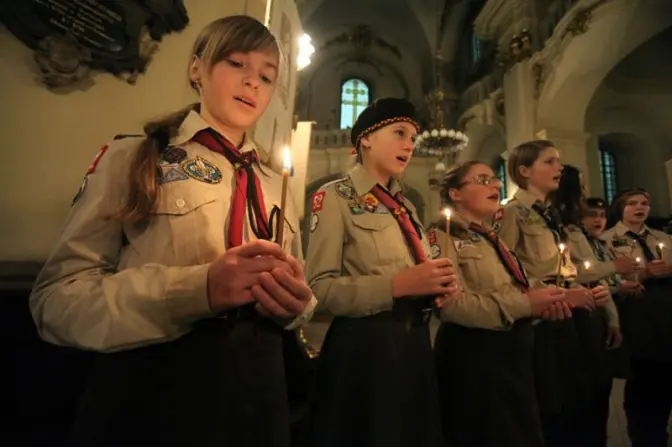 Львів'яни зможуть принести до своїх домівок Вифлеємський вогонь миру