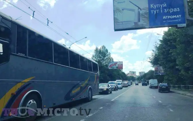 Ситуація на дорогах: по вулиці Виговського затор