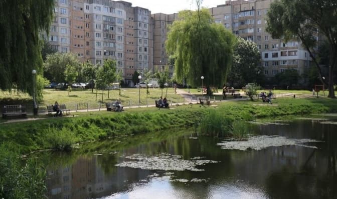 В одному з районів Львова почистять озеро від водоростей