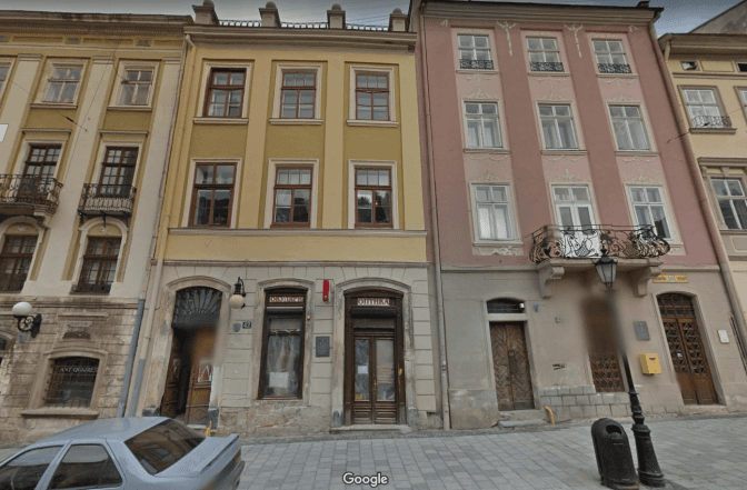 На площі Ринок відкриють комунальний мистецький простір