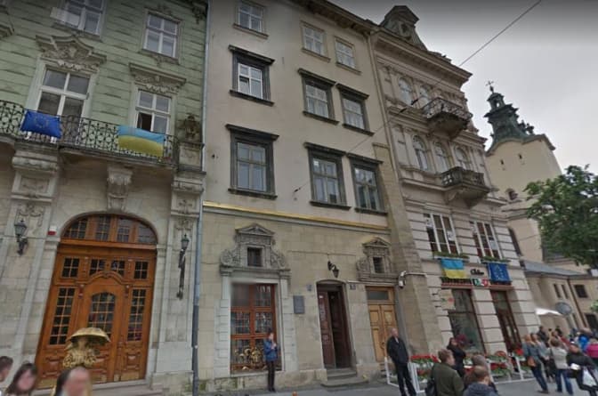 Львів продає приміщення на площі Ринок