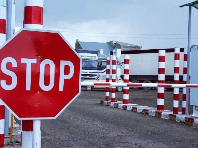 На сайті президента підтримали петицію про заборону в’їзду росіян в Україну протягом півстоліття