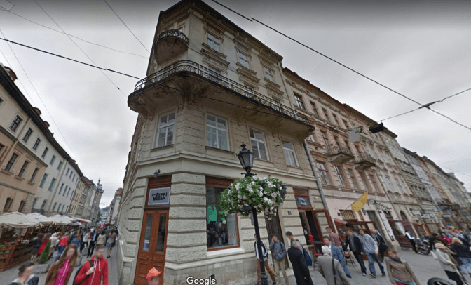 Підприємця на площі Ринок оштрафували на 170 тис. за нищення пам’ятки