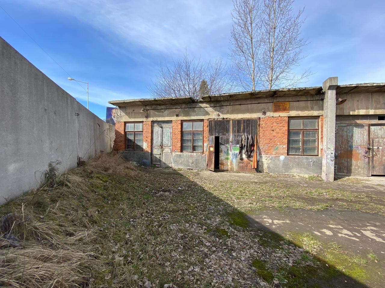 Будівлі на проспекті Червоної Калини, 18