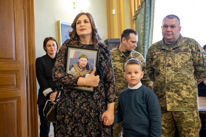 На Львівщині нагородили сім’ї загиблих на фронті Героїв