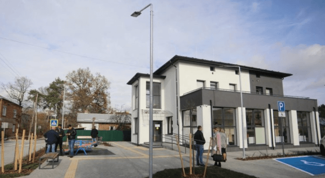 У Рудному на коронавірус захворіла лікарка. Амбулаторію закрили на карантин