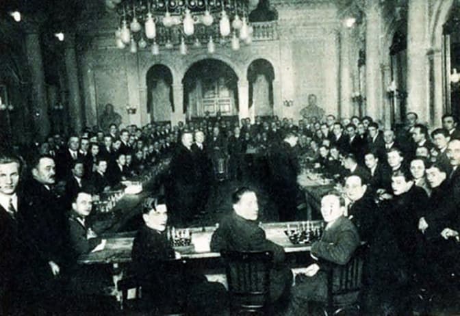 Львівський гамбіт або 64 клітинки для щастя