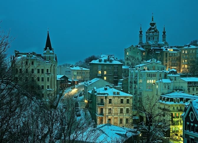 Посадовці Подільської РДА «розпиляли» 2,6 млн на благоустрої Андріївського узвозу, - Прокуратура